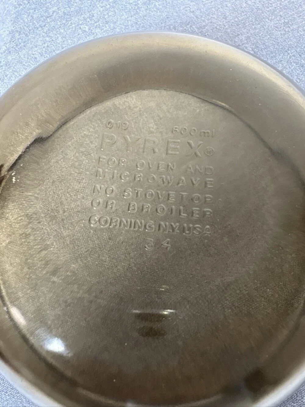 Pyrex Amber Glass Round Casserole Baking Dish with Lid #023 1.5L